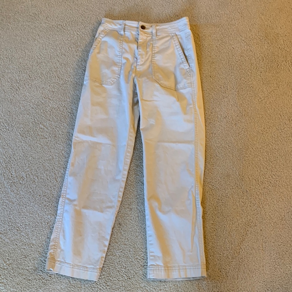 SUPER cute GAP Khaki pants